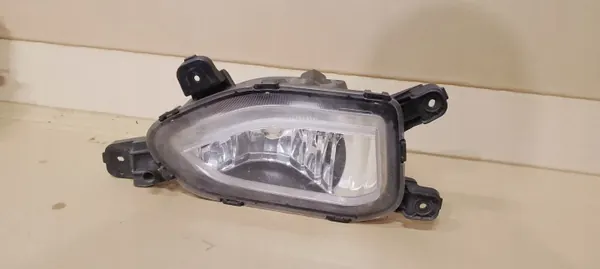 Farol Halogéneo Direito OEM 92202-J9000 Hyundai Kona image 4