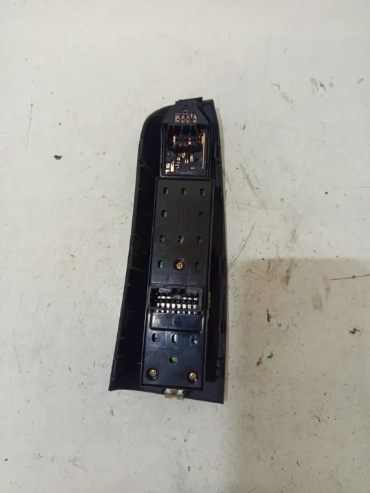 Panel de control ventana OEM Kia Sportage II Europa image 3