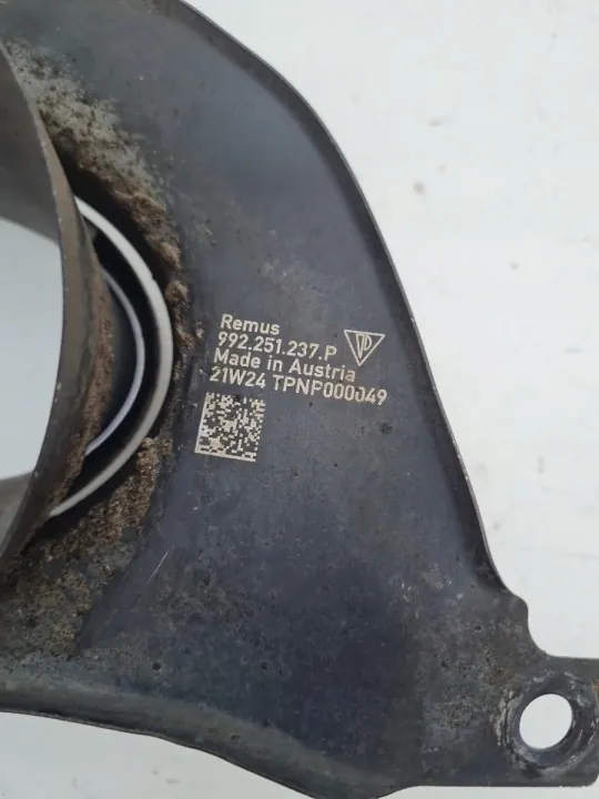 Porsche 911 992 avgasrörsspetsar set OEM 992251237P 992251238P image 7