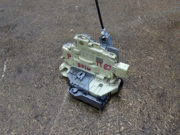 AUDI TT 8J Q3 8U Höger Framdörrslås 9 Pin OEM 8J2837016A image 7