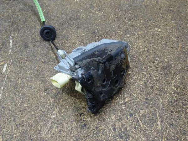 AUDI TT 8J Q3 8U Höger Framdörrslås 9 Pin OEM 8J2837016A image 8