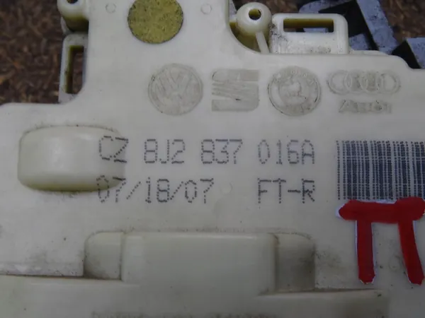 AUDI TT 8J Q3 8U Höger Framdörrslås 9 Pin OEM 8J2837016A image 9