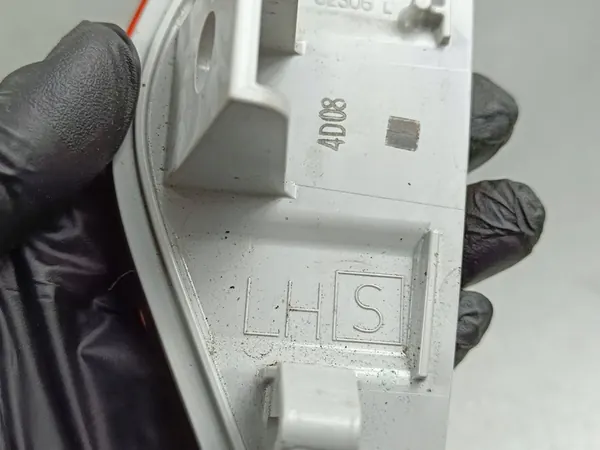 Refletor de luz traseira Subaru Forester SK 32306L image 4