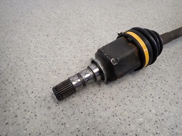 SUBARU IMPREZA III GH 07- 2.0D Främre Vänster Axel image 3