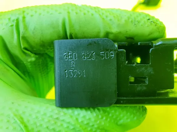 Audi A4 B6 B7 Motorhuv Lock 8E0823509B image 7