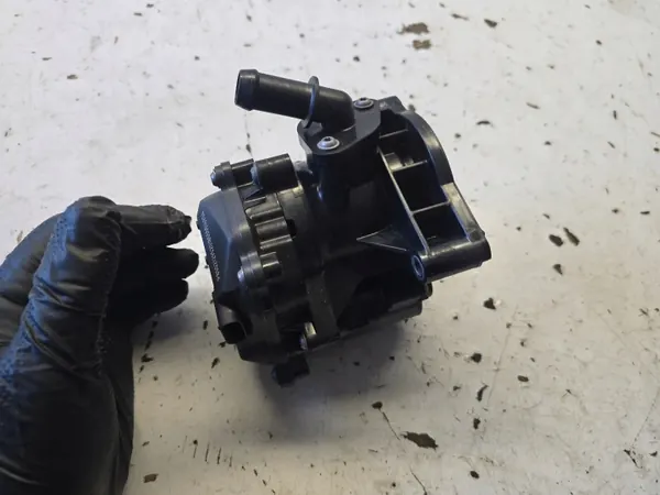 Opel Astra K Thermostaat OEM 55516904 1.5 Diesel image 4