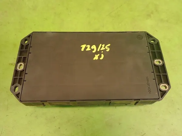 Boîte à fusibles OEM GW93-14N030-AC Jaguar XJL image 4