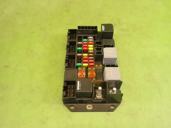 Boîte à fusibles OEM GW93-14N030-AC Jaguar XJL image 5