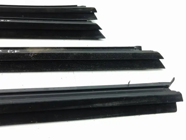 Junta de ventana delantera OEM 31848303 para Volvo S90/V90 image 4