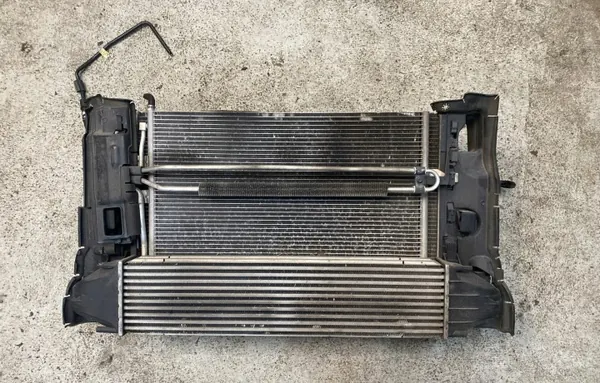 Jeu de radiateurs Volvo S60 OEM 31338475 (2010-2013) image 2