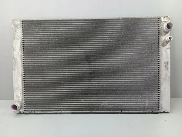 Audi OE 4E0121251F Vesijäähdytin - Käytetty image 2