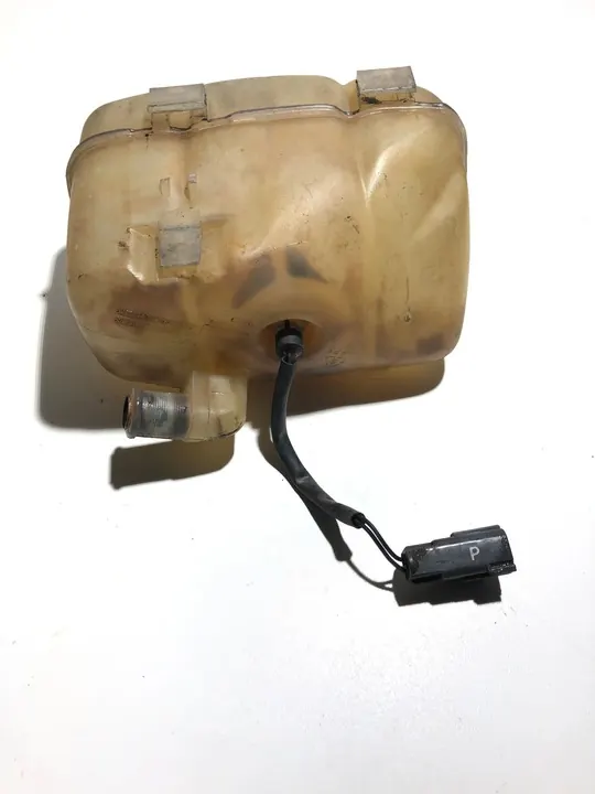 Volvo OE 8683456 Kylvätskereservoir image 2