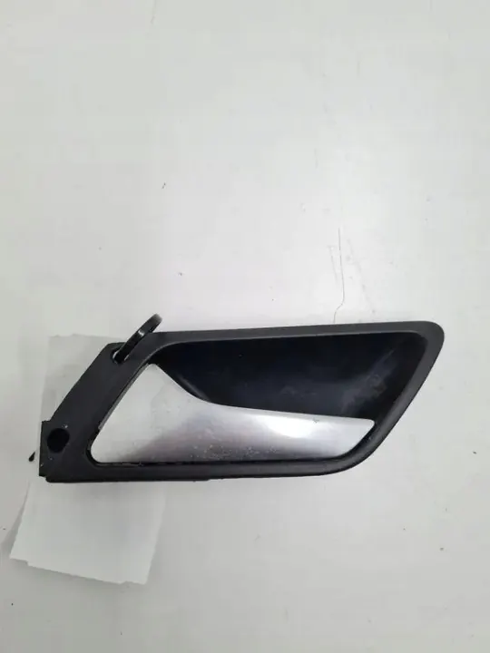 Poignée intérieure gauche avant VW Jetta II OEM 5C6839113B image 2