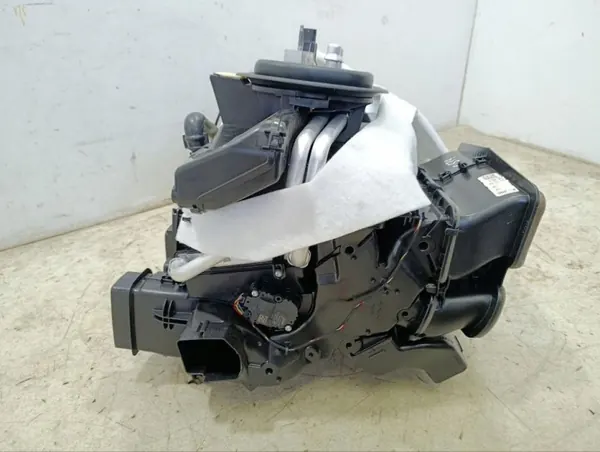 Mercedes-Benz Blästerhus OEM A2968304700 Begagnad image 3