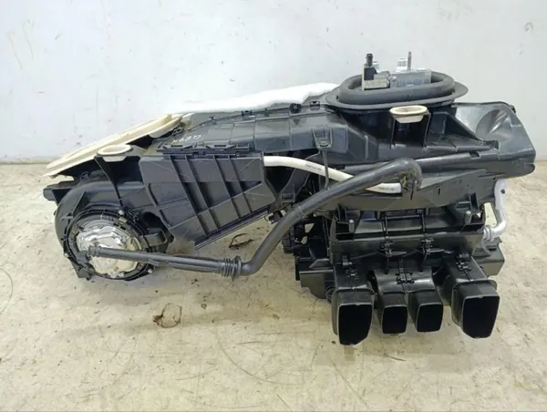 Mercedes-Benz Blästerhus OEM A2968304700 Begagnad image 4