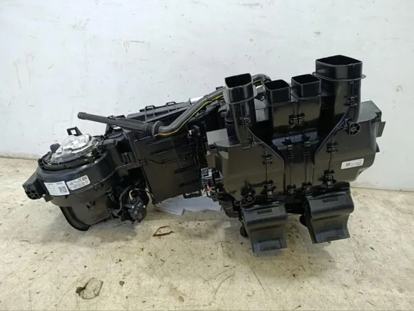 Mercedes-Benz Blästerhus OEM A2968304700 Begagnad image 7
