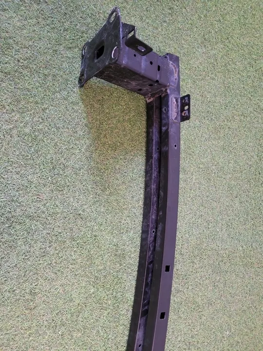 RENAULT MEGANE IV Etupuskuri Tuki image 7