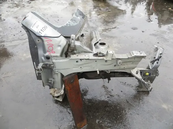 Suzuki OE C/1109 Voor Rechter Kwartierligger image 2