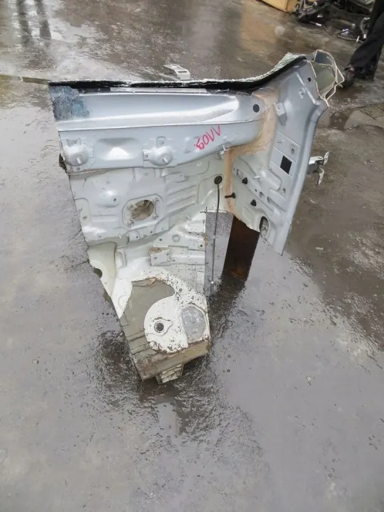 Suzuki OE C/1109 Voor Rechter Kwartierligger image 4