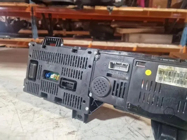OEM 248104550R Navigointinäyttö Renault Grand Scenic IV:lle image 4