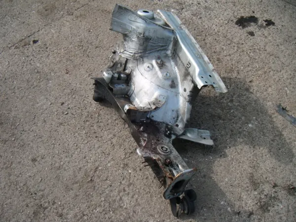 VW PASSAT B6 2.0 TDI OEM RTEKO Vasen etupuskuri image 3