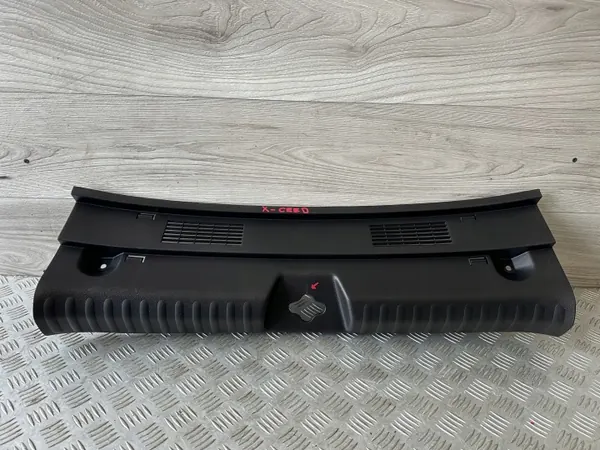 Capa cinto traseiro Kia OEM 85771-J7700 - Usado image 2