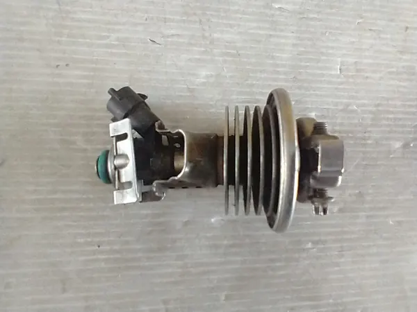 MERCEDES E-KLASA W212 2.2 CDI Injektor A0004900713 image 3