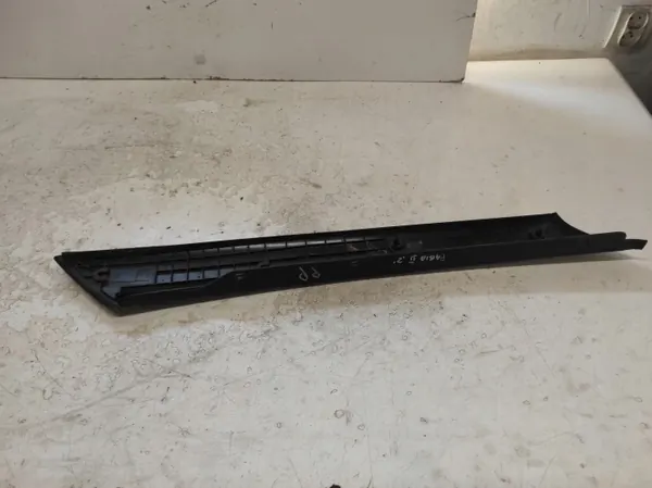 Skoda Fabia II Pilarisuojus Oikea OEM 5J6853264A image 3