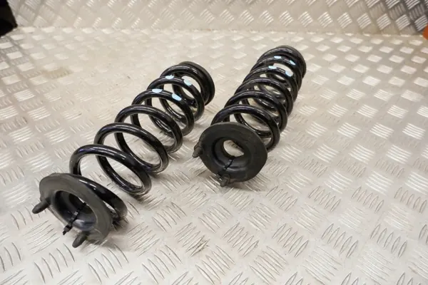 Rechte Hinterfeder OEM 48231-0DB70 für Yaris Cross image 5