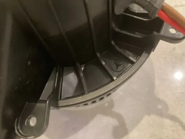 Ventilador Mercedes W447 Vito V-Class OEM 0008304701 image 2