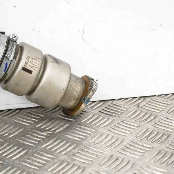 VOLVO V40 CROSS COUNTRY 1.6L diesel 2014 AV616C750AE image 3