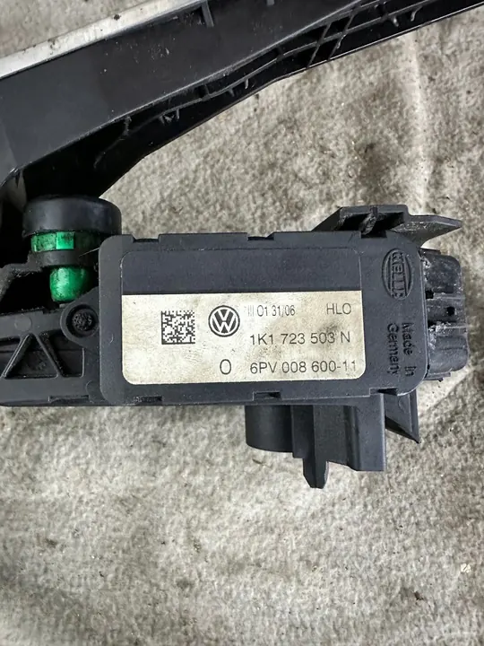 AUDI R8 4.2 V8 Kaasupotentiometri OEM 1K1723503N image 2