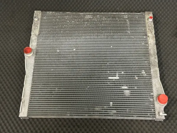 Vesijäähdytin OEM 7585035 BMW X5 E70:lle image 2