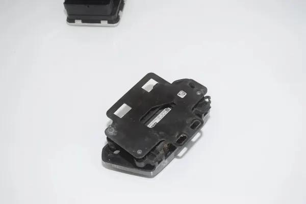 BMW ACC Radarsensor OEM 34278421 voor G21 3 Serie image 8