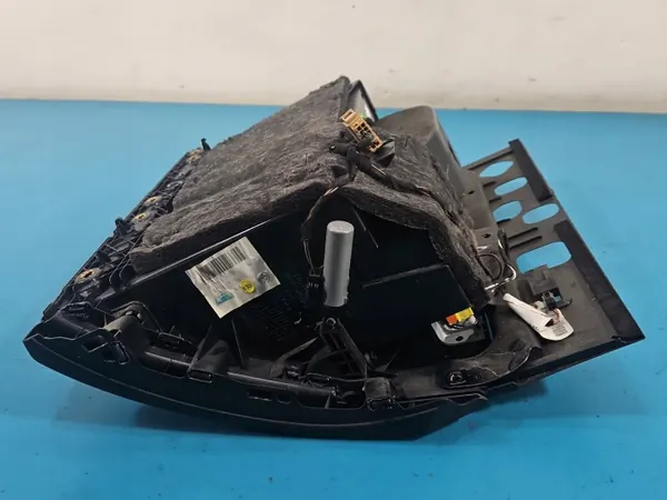 Luveta passageiro Audi A6 C7 OEM 4G1880302A image 4