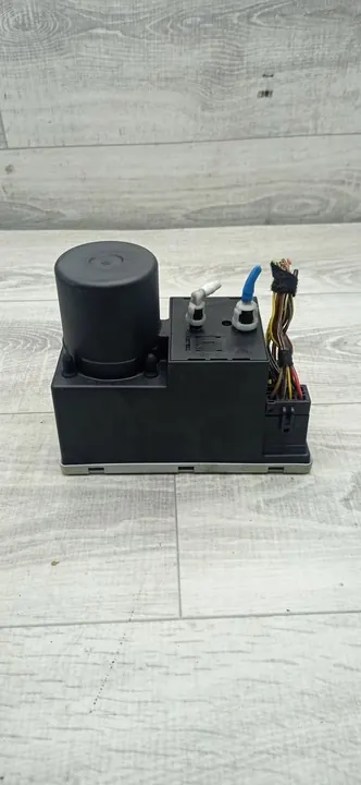 AUDI A3 8L Central Locking Pump 8D0862257 image 2