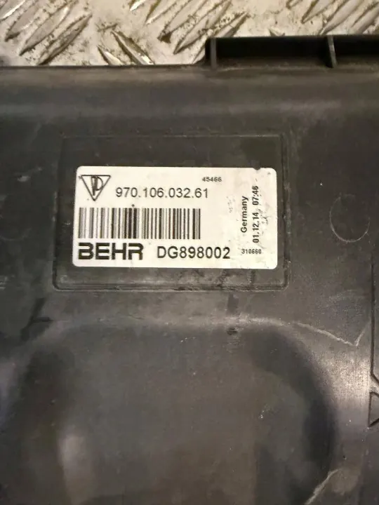 Porsche Panamera radiatorrooster OEM 97010603261 image 3