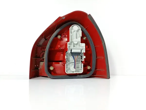 Audi A3 8L 96-03 Luz Trasera Izquierda OE 8L0945095A image 4