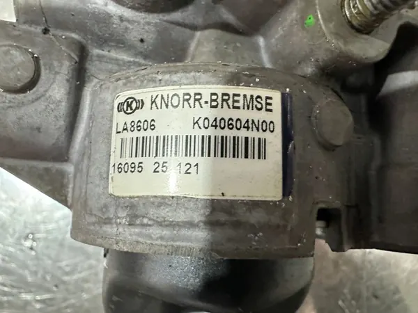 Soupape de sécheur d'air OEM K043830 K040604 Iveco Stralis image 6