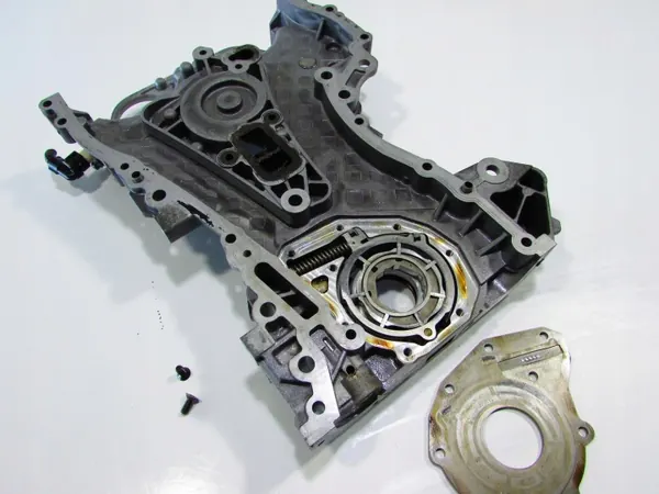 Pompe à huile OEM 55562788 pour Opel Astra J 1.4T image 2