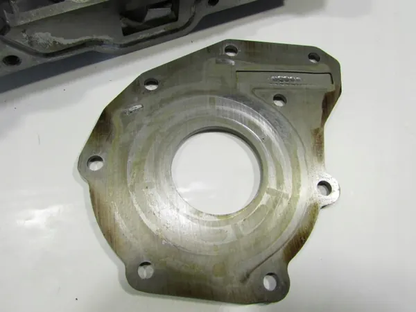 Pompe à huile OEM 55562788 pour Opel Astra J 1.4T image 3
