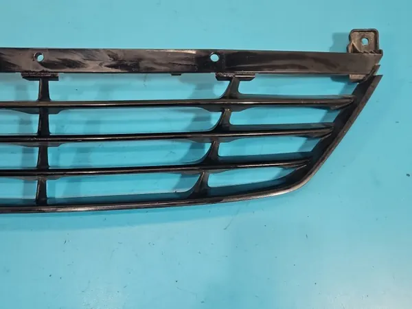 Cache Grille Central OEM 86550-2Y000 pour Hyundai IX35 image 3