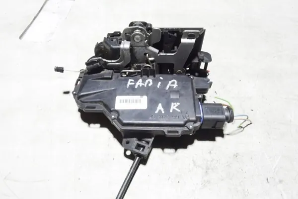 Bakre vänstra dörrlås SKODA FABIA II COMBI 6Y0839015A image 3