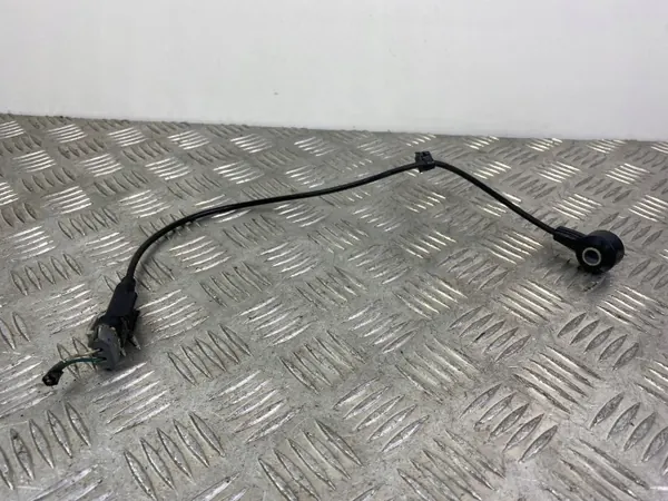 Sensor de golpeteo Kia OEM 392502G100 - Estado usado image 2