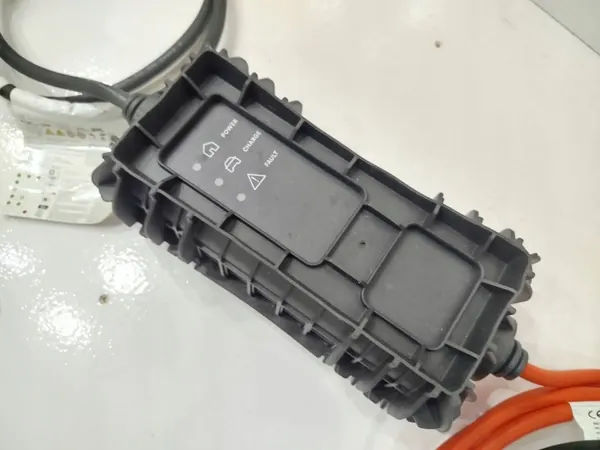 OEM 9850028680 Elbil Laddare - Begagnad image 4