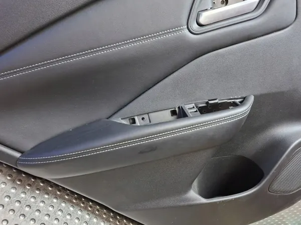 OEM S25165647 Tapicería Puerta Trasera Izquierda Nissan Qashqai J12 image 4