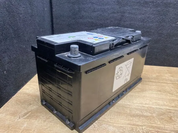 Bateria AGM usada OEM CW9310655AA 90Ah image 3