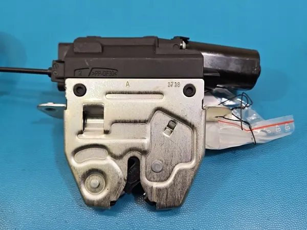 Fecho de porta-malas OEM A2317500085 para Mercedes W222 image 3
