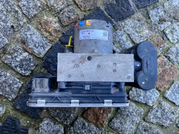 Mercedes 167 GLE Veringspomp Compressor OEM 1679016603 image 2