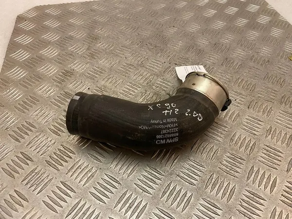 Volvo XC40 2019 Intercooler Schlauch 32224387 image 6